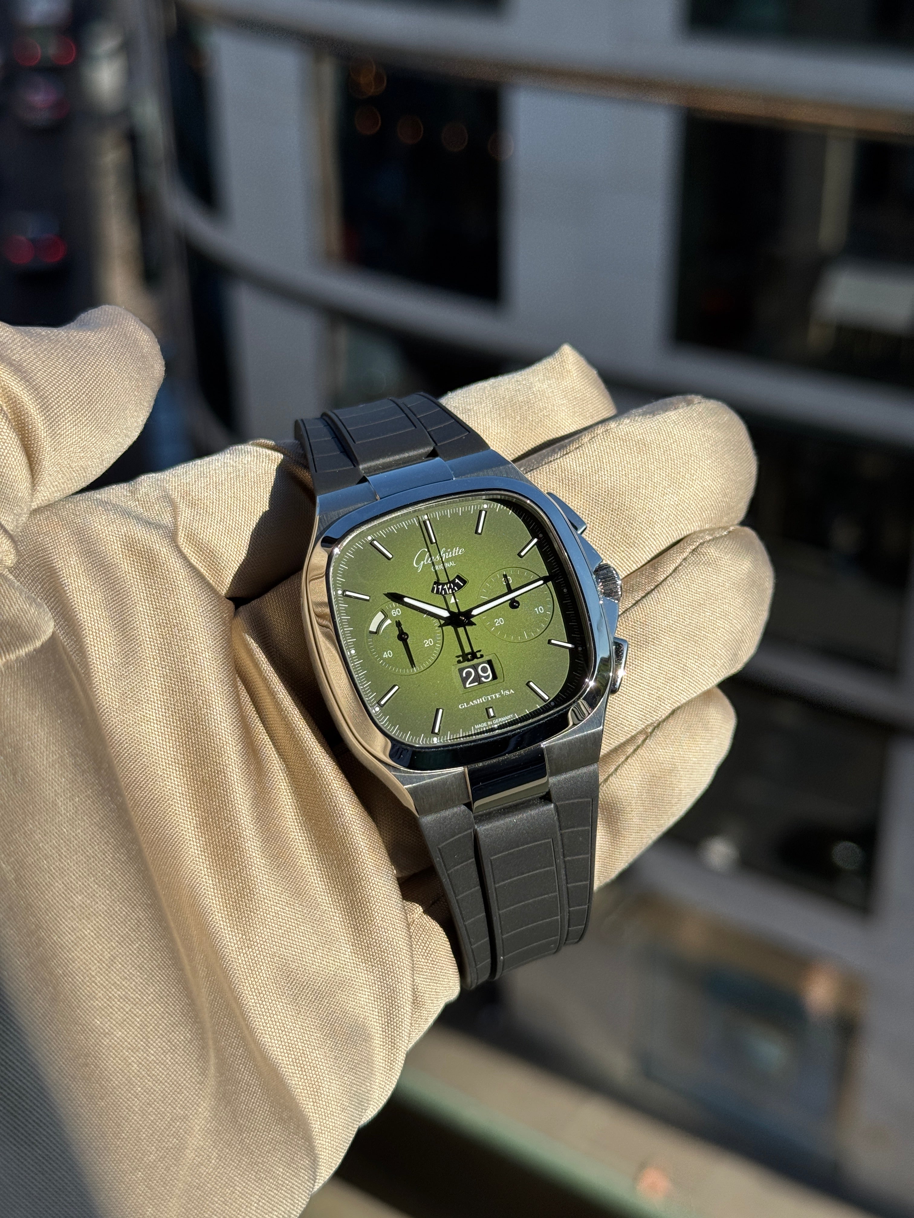 Glashütte Original Seventies Chronograph Panoramadatum 1-37